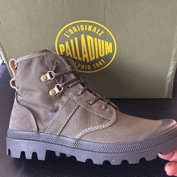 NIB men Sz 8 Palladium  from business to casual lace up olive night canvas boots - Picture 3 of 11